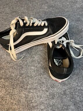 Vans Tennis Shoes